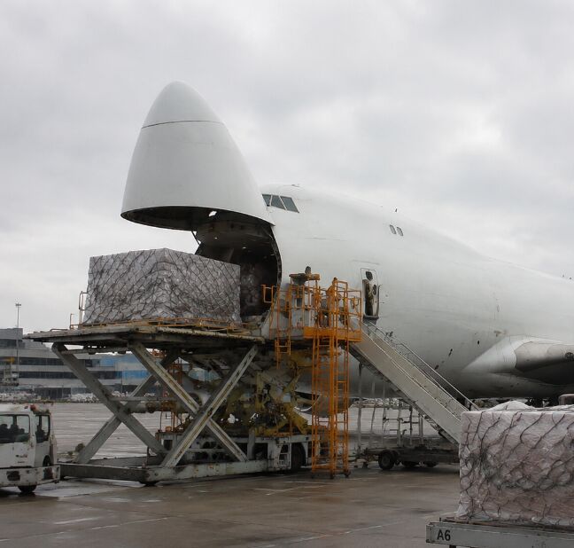 Europe Air Freight – Battery-Powered & Sensitive Oversized Cargo